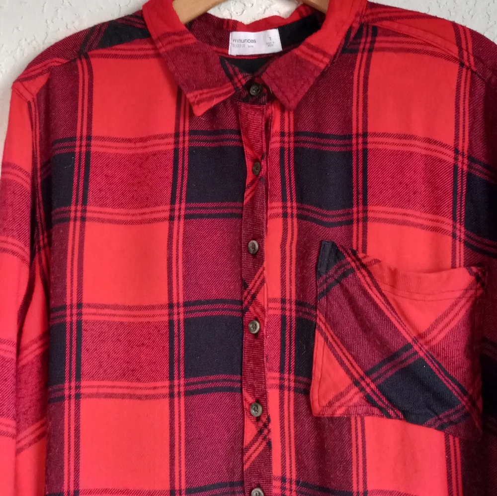 Oversized Plaid Button Down Shirt - Picture 2 of 8